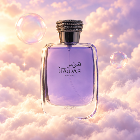 Frasco de Hawas For Him de Rasasi sobre un banco de nubes, en un cielo rosa y lavanda con pompas iridiscentes y luz dorada.